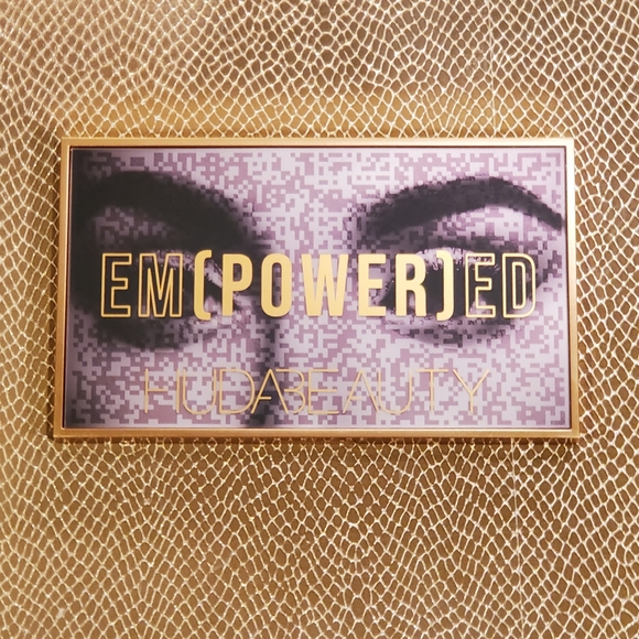 Huda Beauty Empowered Eyeshadow Palette - Picture 2 of 6